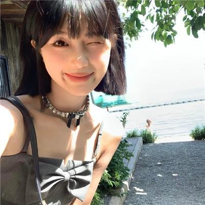 眼神阳光的男孩